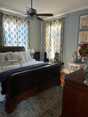 Jenny's Downtown Hideaway Bed and Breakfast